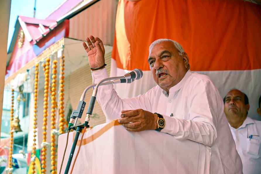 Bhupinder Hooda campaigns in HP