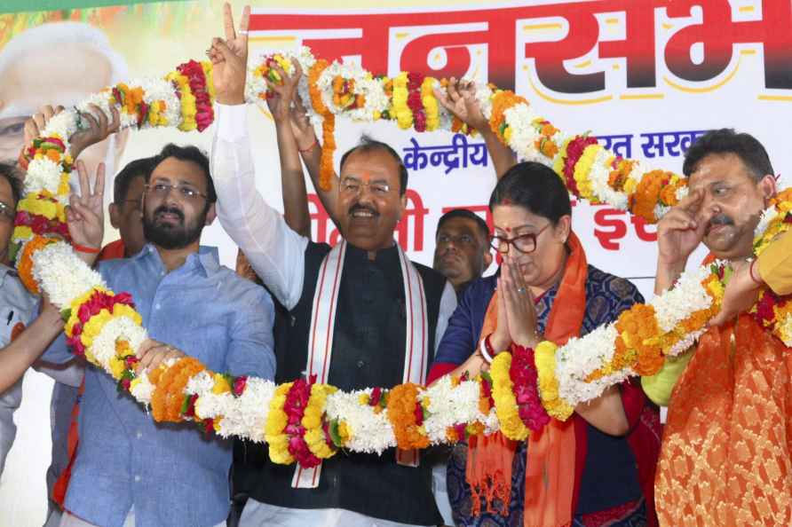 Smriti Irani campaigns in Uttar Pradesh