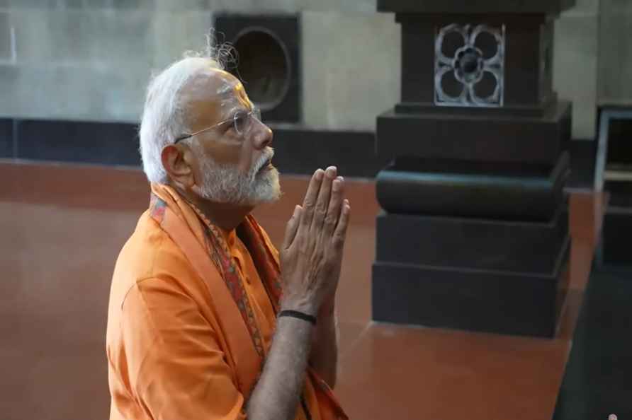 PM meditates at Vivekananda Rock Memorial