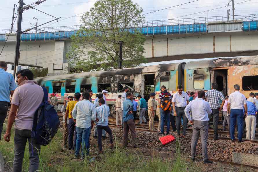 Fire breaks out in Taj express