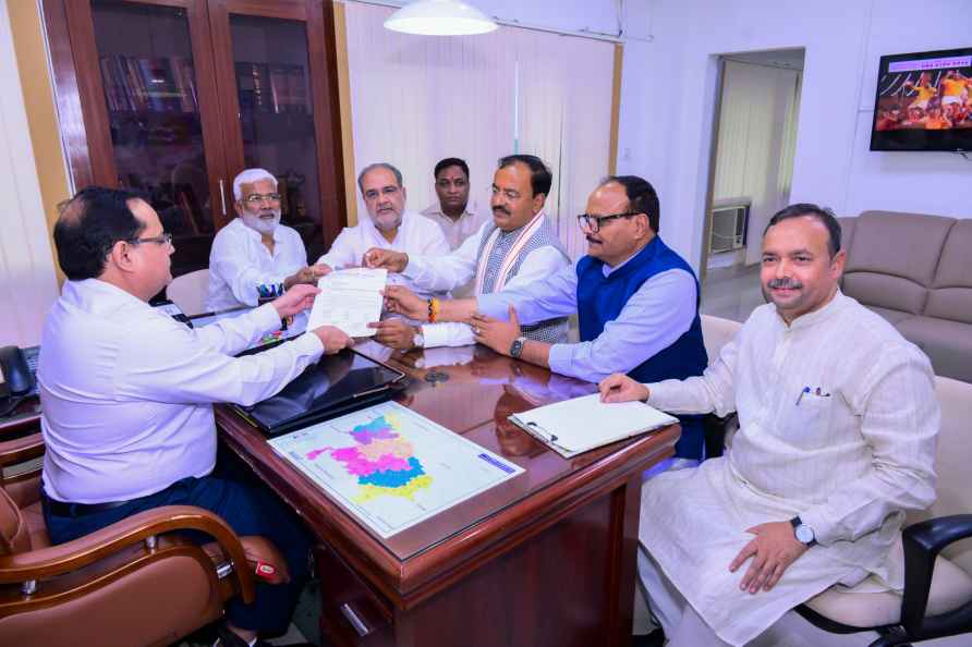 BJP delegation meets UP CEO