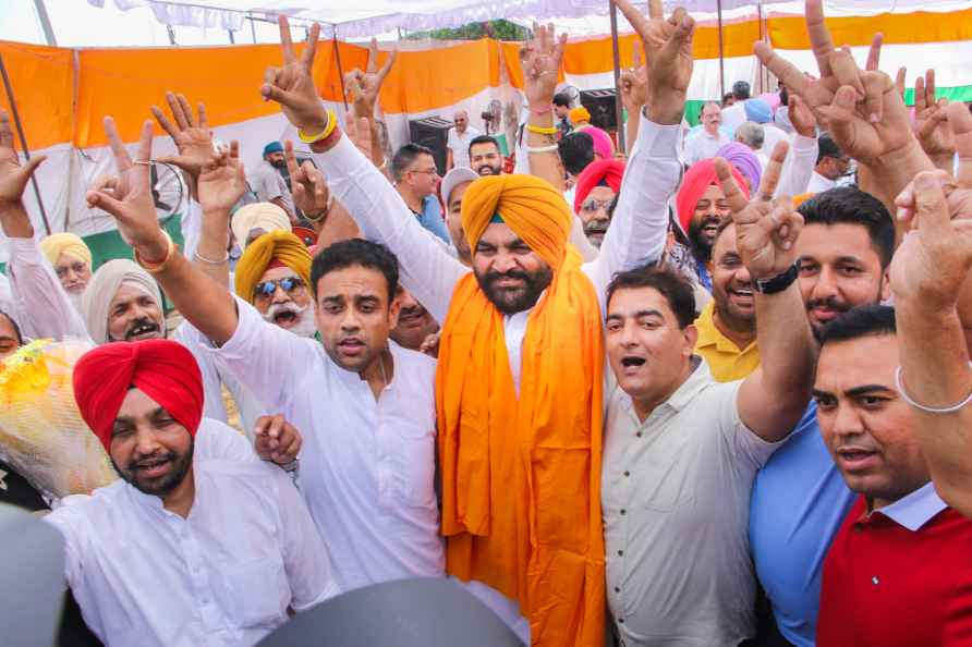 LS Poll results: Gurjit Singh Aujla leads in Amritsar