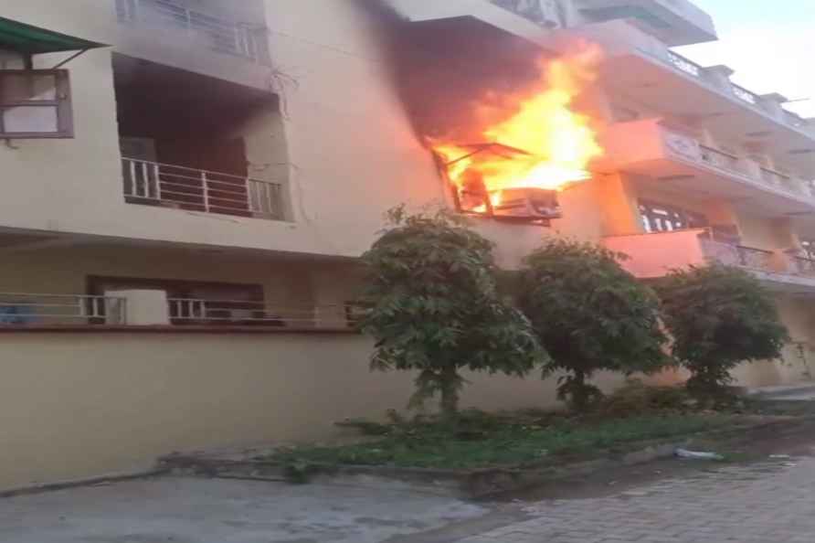 **EDS: SCREENSHOT VIA PTI VIDEO** Ghaziabad: Flames and smoke billow...