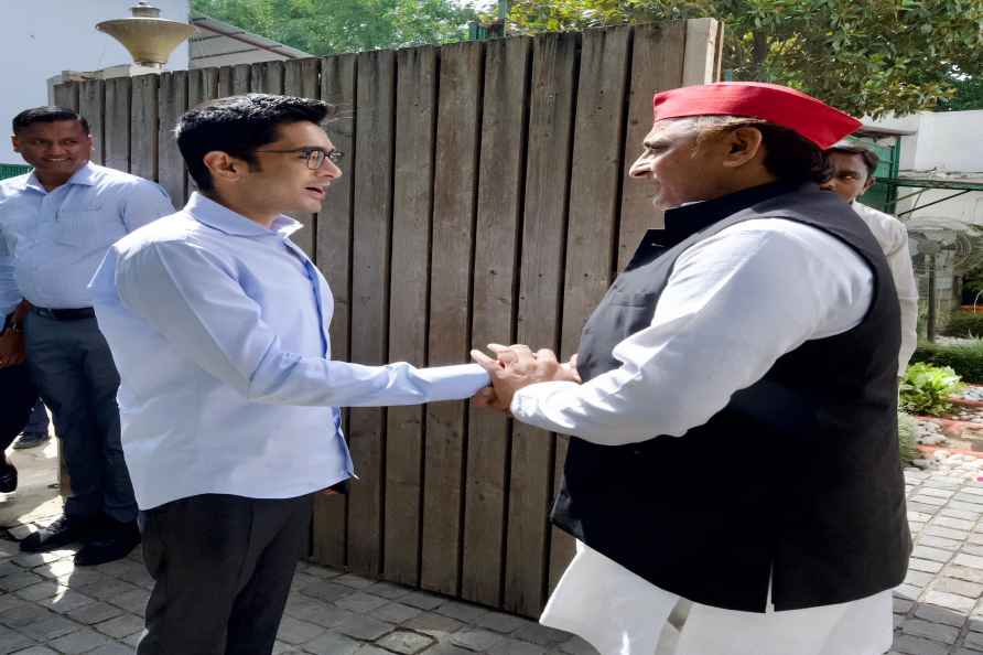 Abhishek Banerjee meets Akhilesh Yadav