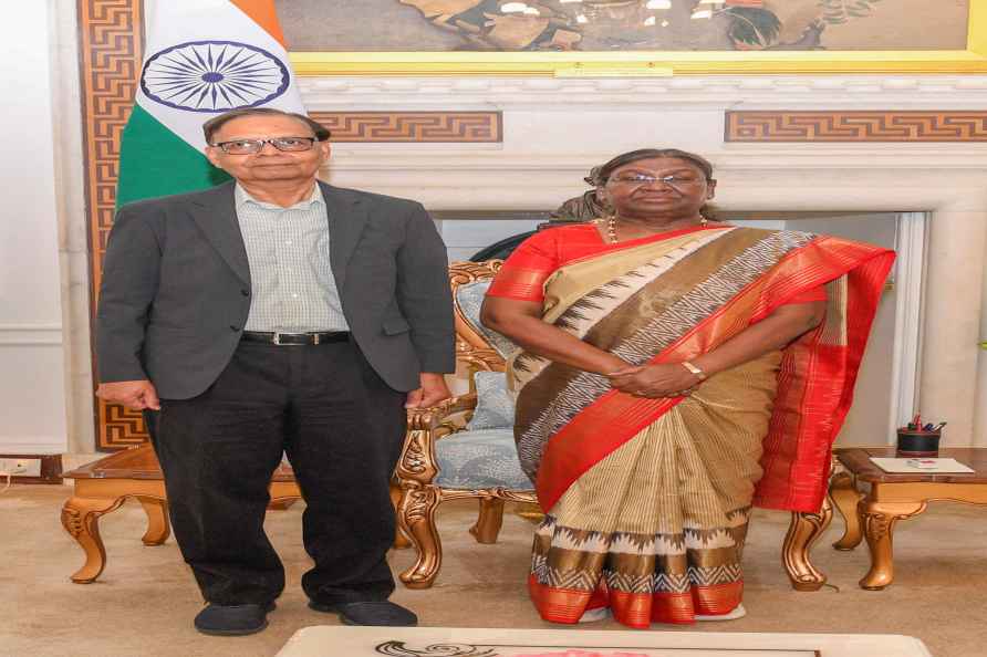 Panagariya meets President Murmu