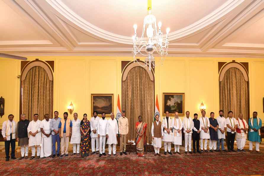 NDA delegation meets President Murmu