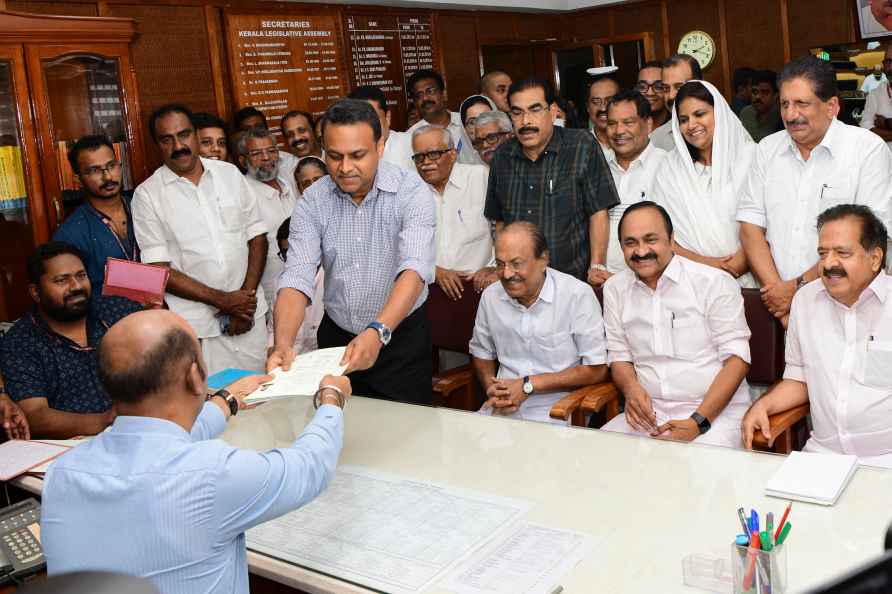 Haris Beeran files nomination for RS polls