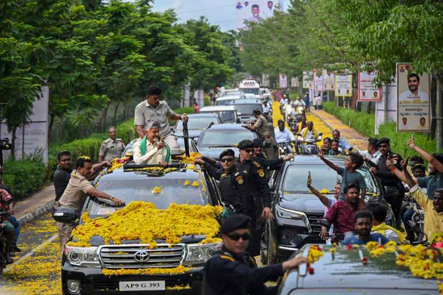 Nara Chandrababu Naidu being greeted in Andhra