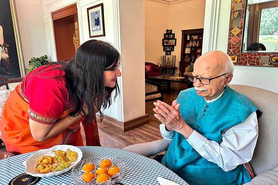 Bansuri Swaraj meets LK Advani