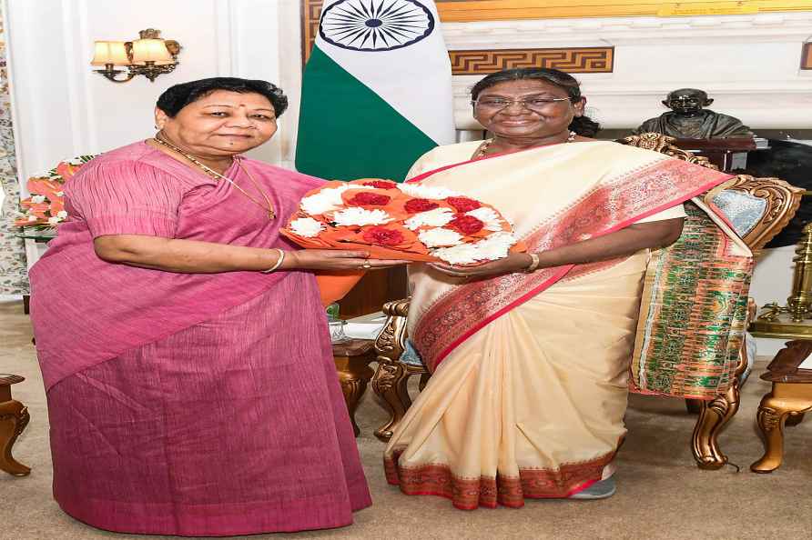 President Droupadi Murmu meets Manipur Governor