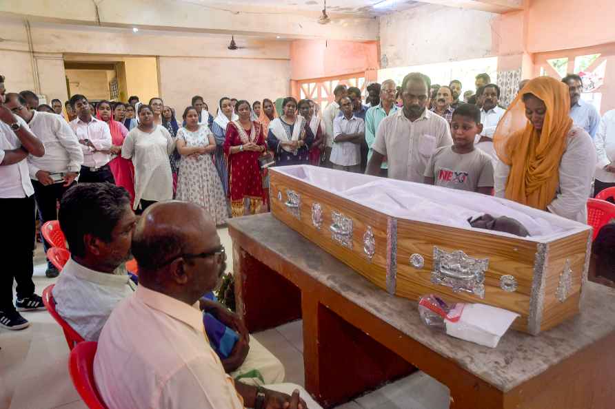 Mumbai: People pay last respects to the mortal remains of a relative...