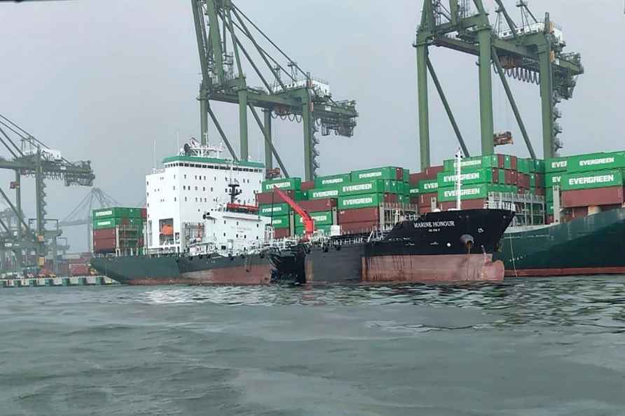 Dredger Vox Maxima at Singapore Port