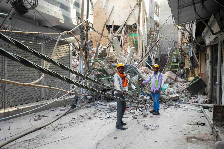 Building collapsed in Delhi