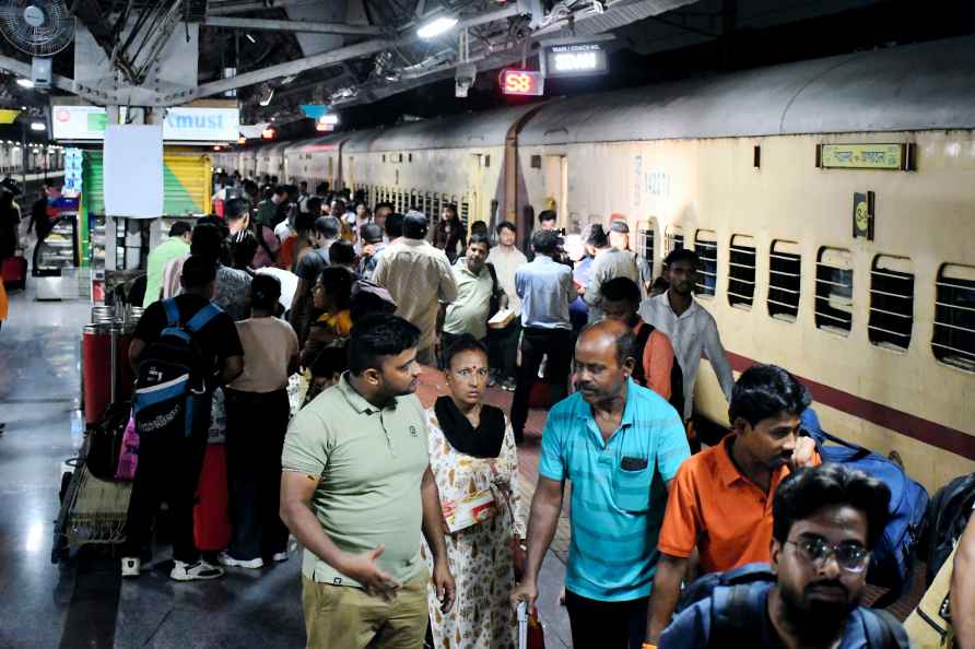 Kanchanjunga Express reaches Sealdah station