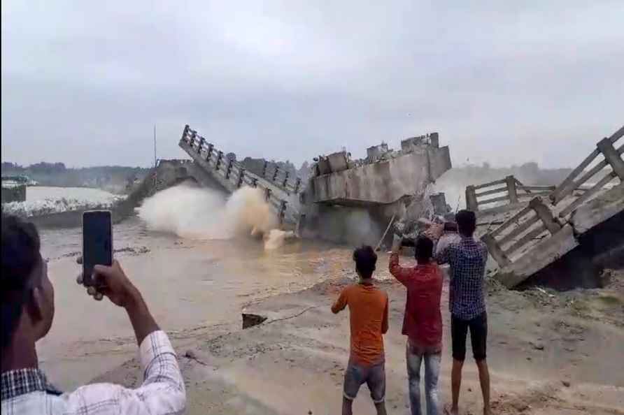 Bridge collapses in Bakra river