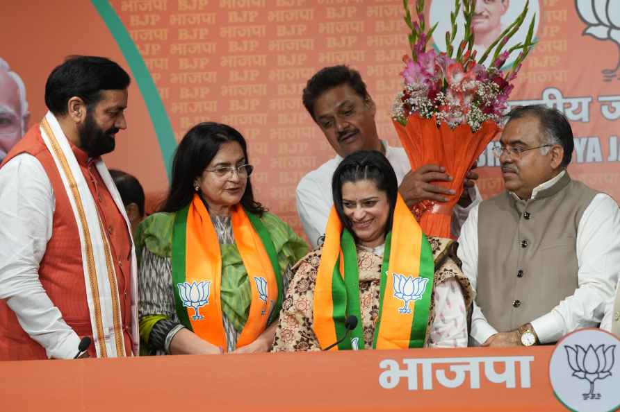 Kiran Choudhry, Shruti Choudhry joins BJP