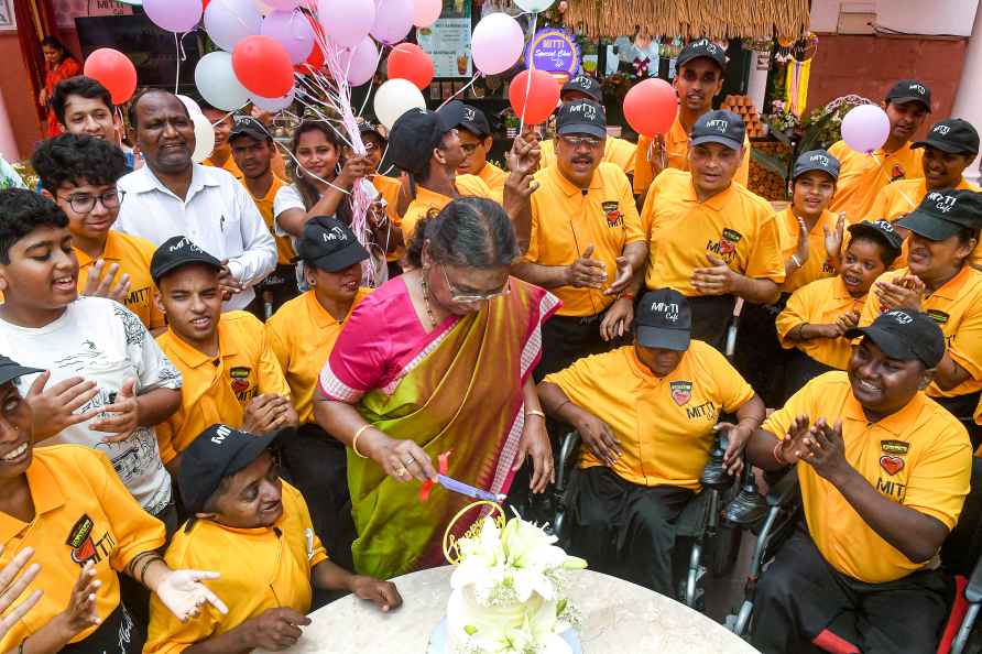 President Murmu inaugurates 'MITTI' cafe