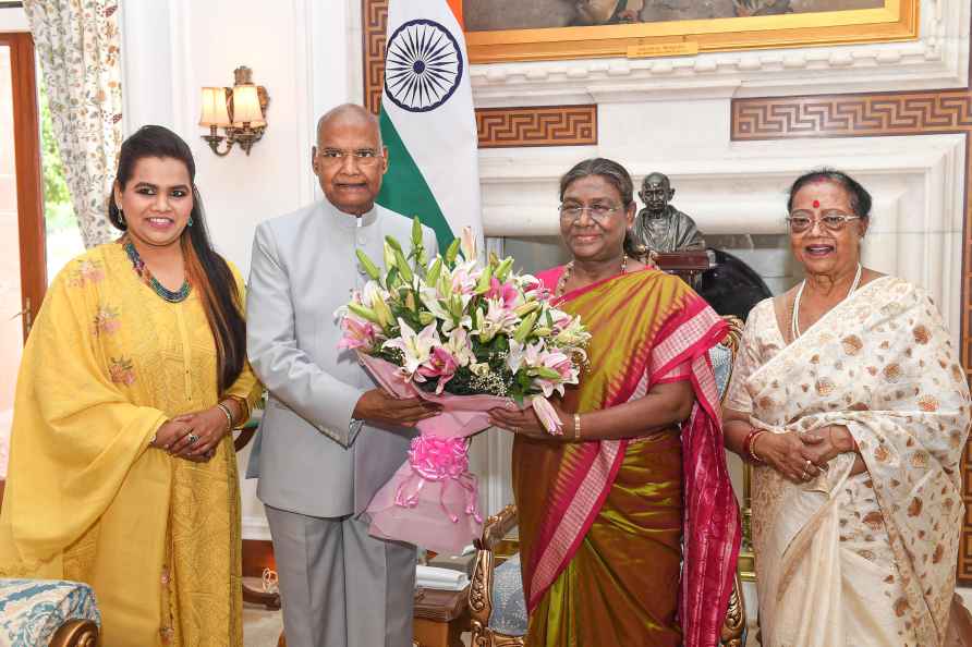 Ram Nath Kovind meets President Murmu