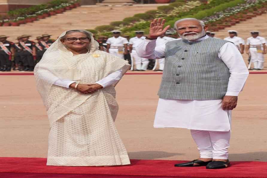 Sheikh Hasina receives ceremonial reception