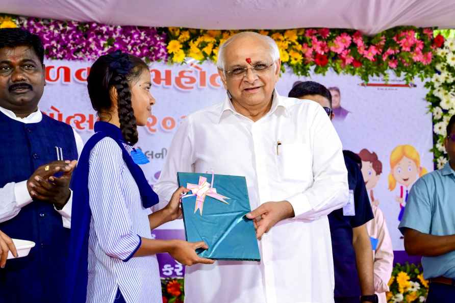 Gujarat CM promotes school enrollment drive