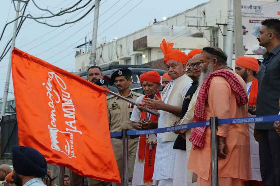 Amarnath Yatra 2024: 1st batch of pilgrims flagged off