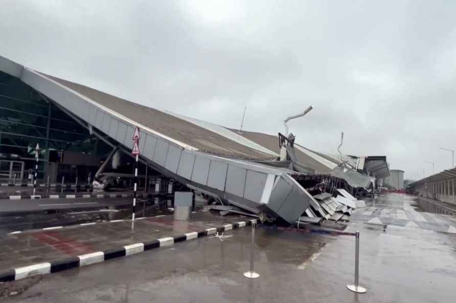 Roof of the Delhi airport's Terminal-1 collapsed