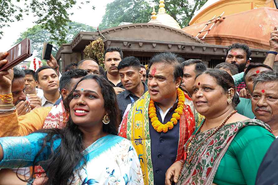 Assam CM visits Kamakhya Temple