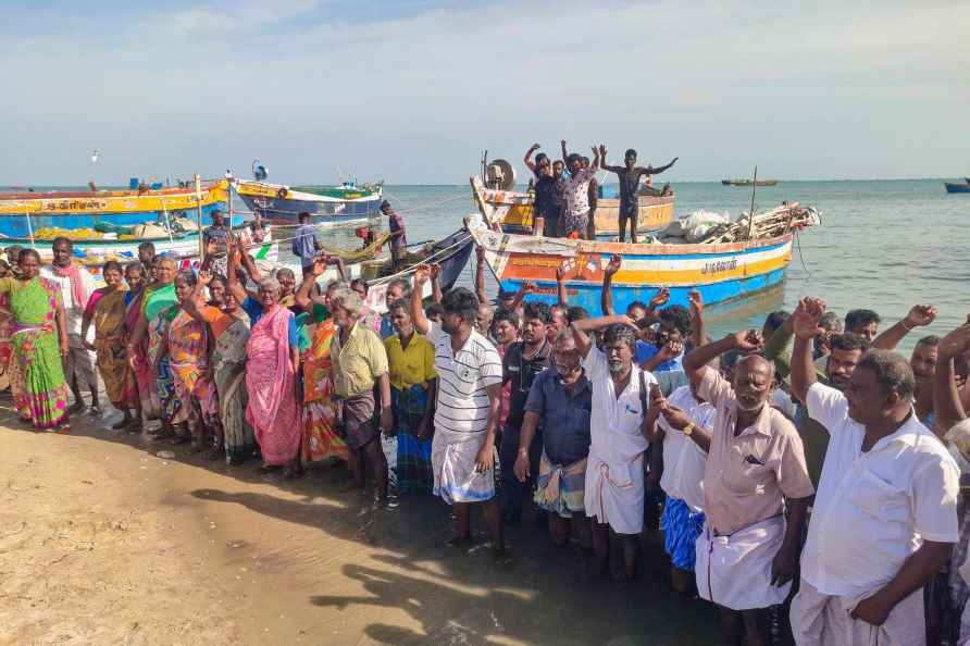 Fishermen protest for release of colleagues and boats