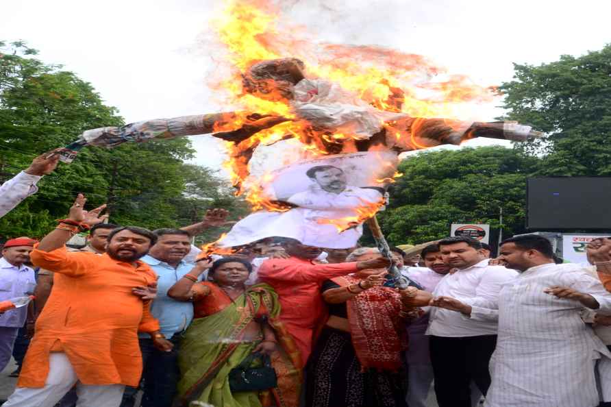 Protest over RAGA's speech on Hindu