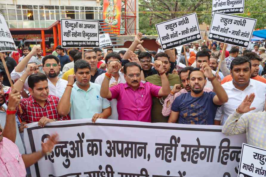 BJYM's protest over RAGA remarks on Hindus