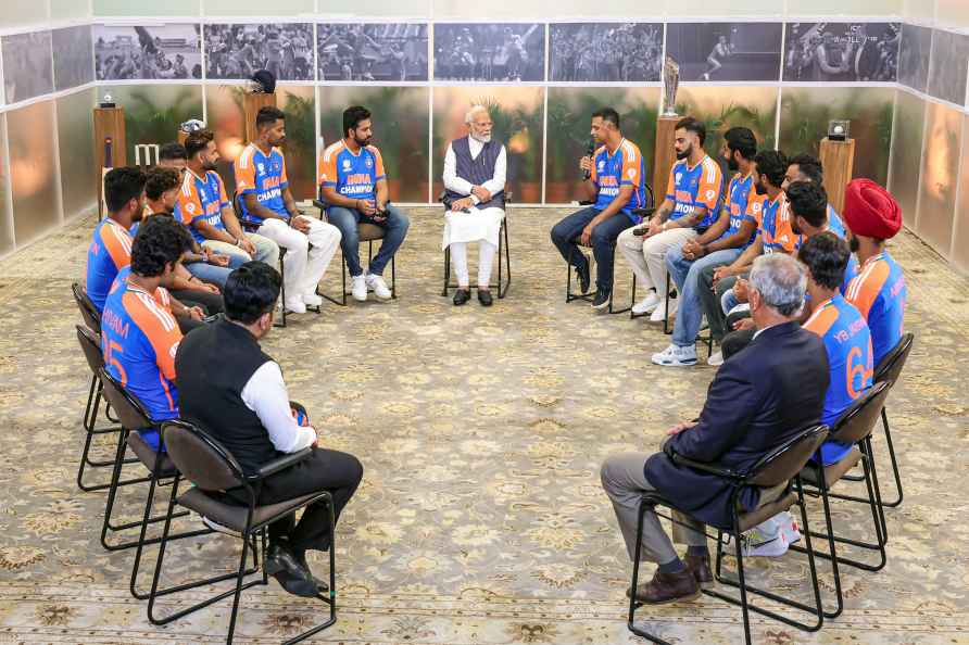 PM meets World Champion Indian cricket team