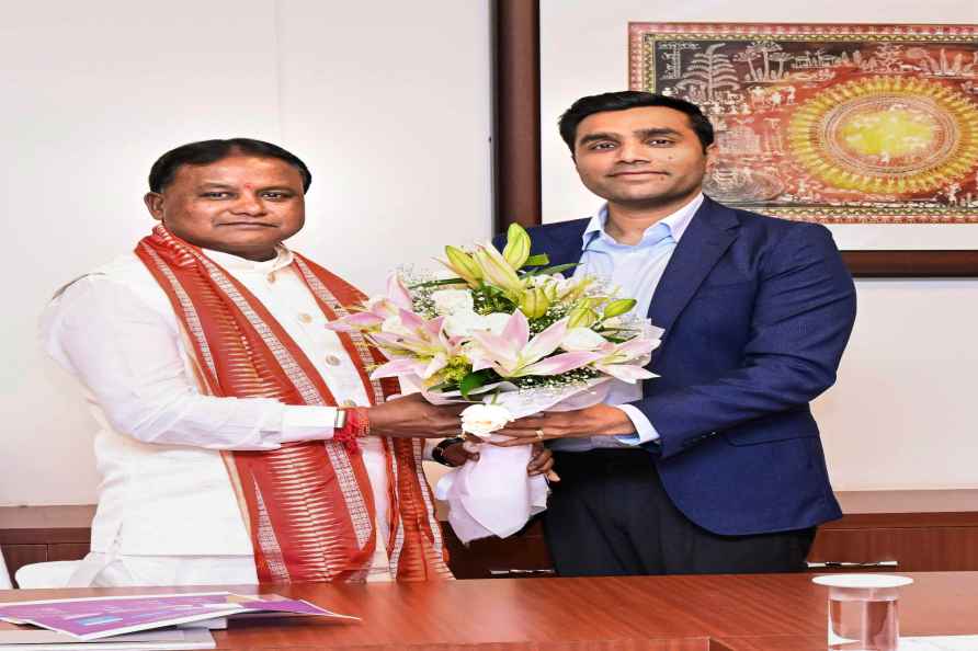 Odisha CM meets Karan Adani