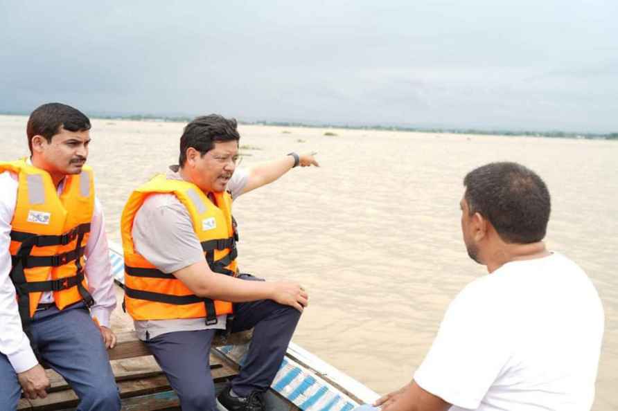 Conrad K. Sangma visits the flood-affected areas