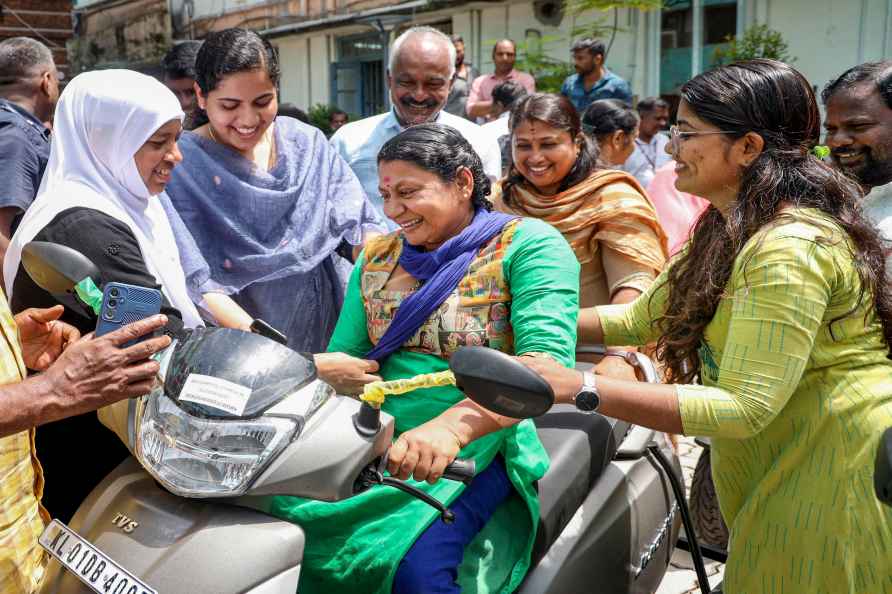 Tri-scooter distribution in Thiruvananthapuram