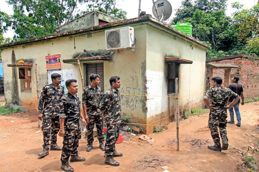 Bengal: Woman and child charred to death in fire