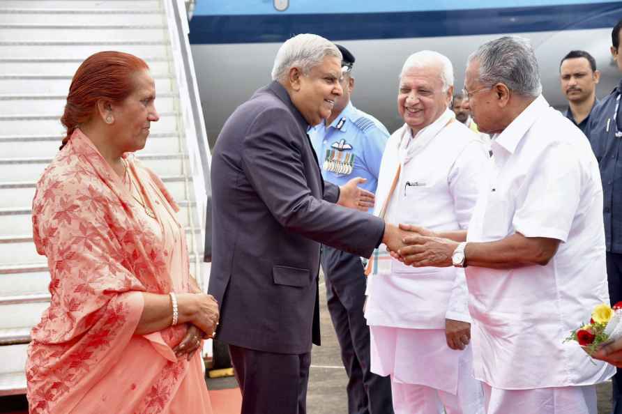 Jagdeep Dhankhar arrives in Thiruvananthapuram