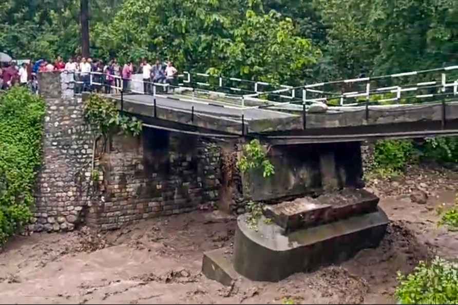 Weather: Rains in Nainital