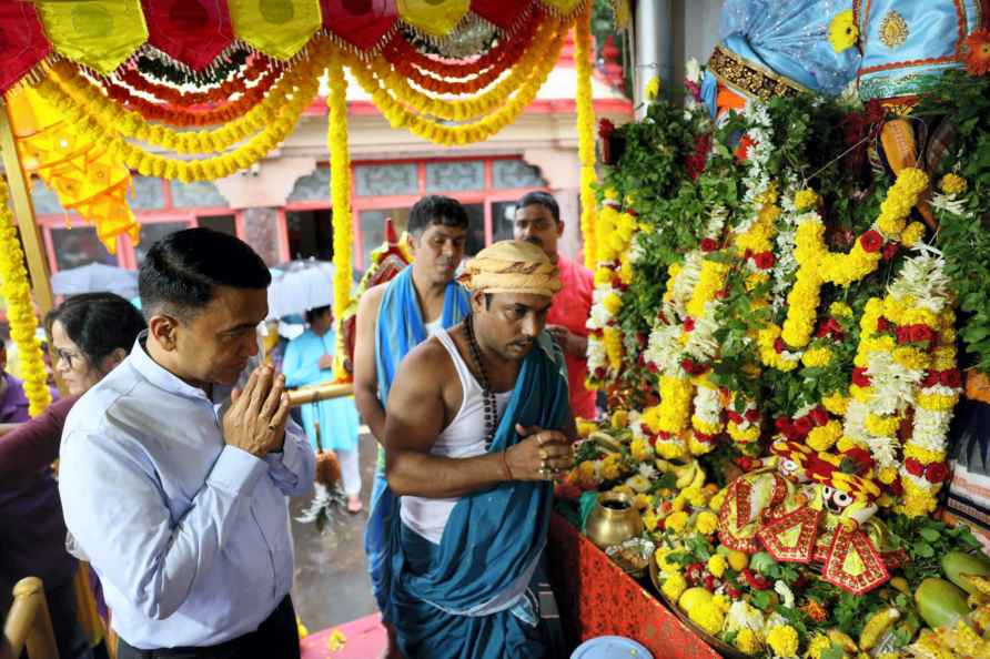 Pramod Sawant offers prayers during the annual ‘Rath Yatra?