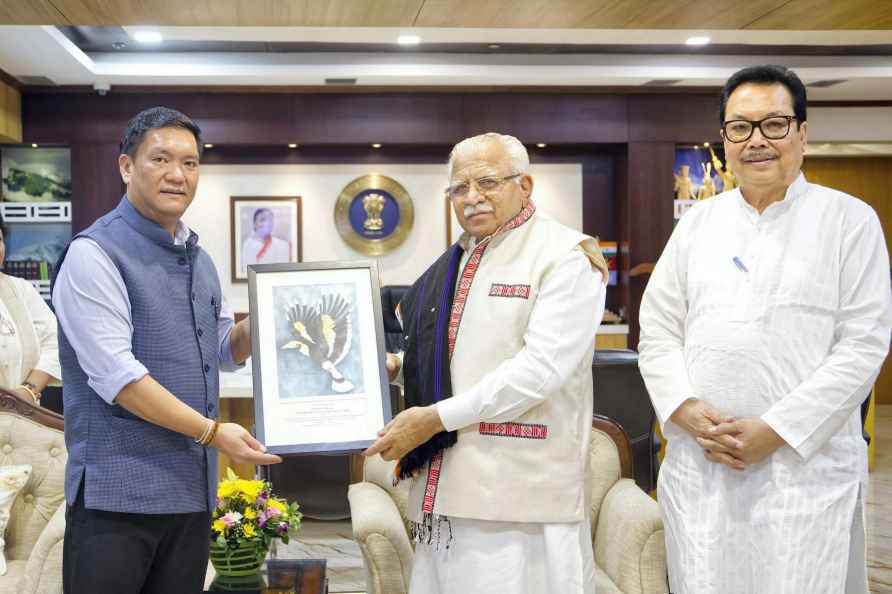 Manohar Lal khattar with Pema Khandu