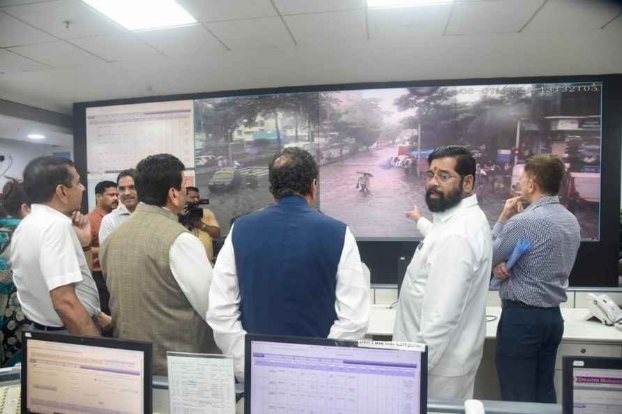 Eknath Shinde holds a meeting