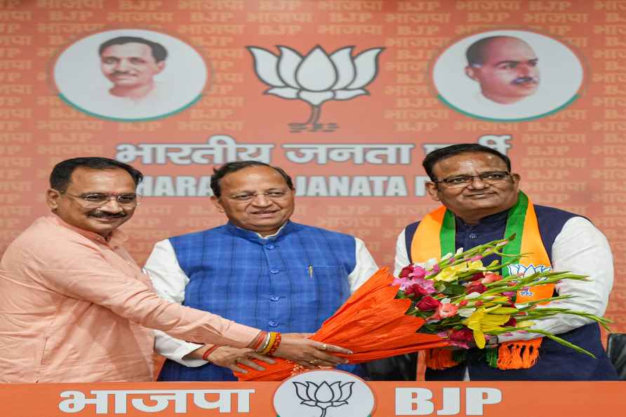 Raj Kumar Anand, Kartar Singh Tanwar joins BJP