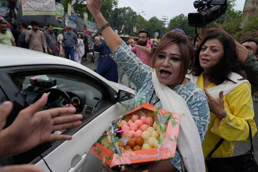 Imran Khan's party supporters celebrates