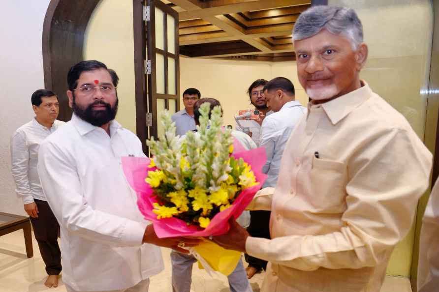 Chandrababu Naidu meets Eknath Shinde