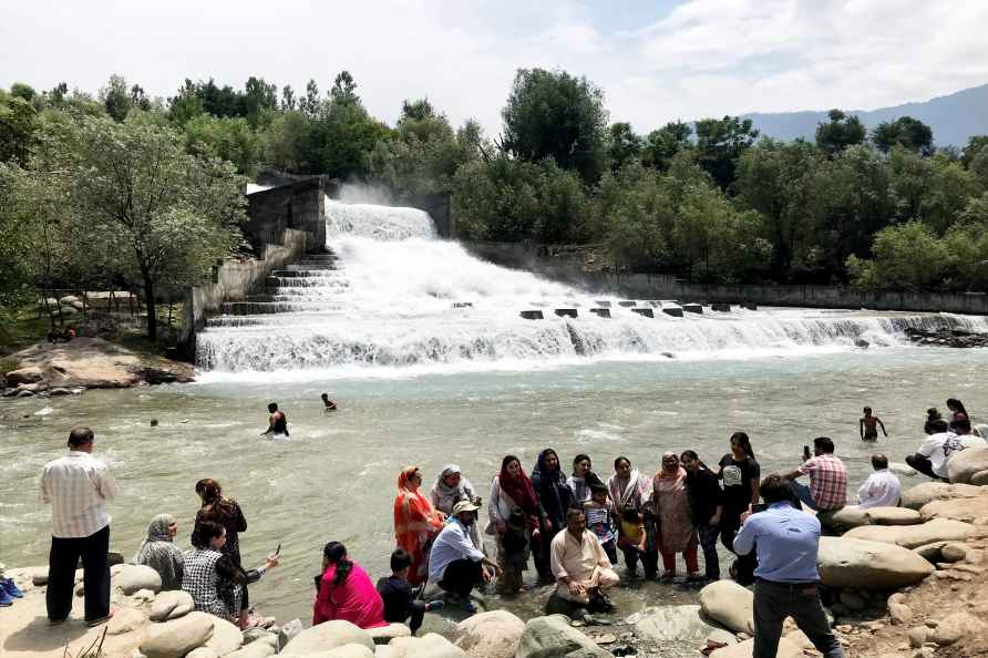 Tourists at Barwalla Waterfall