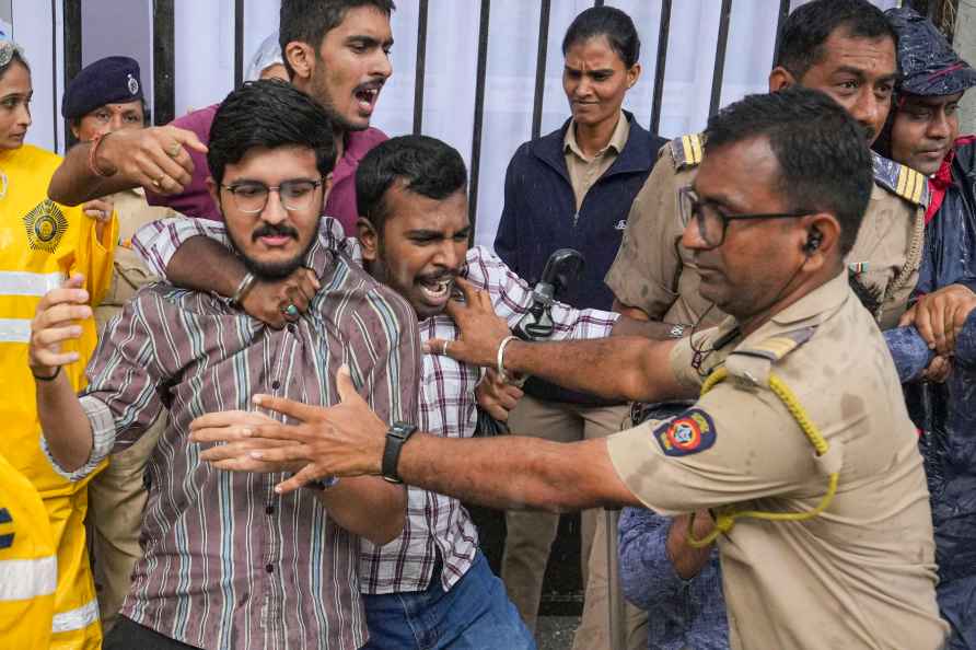 ABVP protest against NSUI in Mumbai