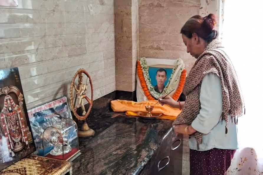 Martyred Army officer's mother pays tribute