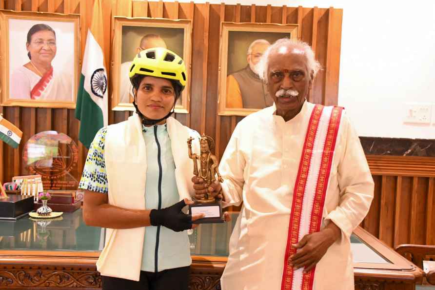 Bandaru Dattatreya felicitates Aasha Malaviya