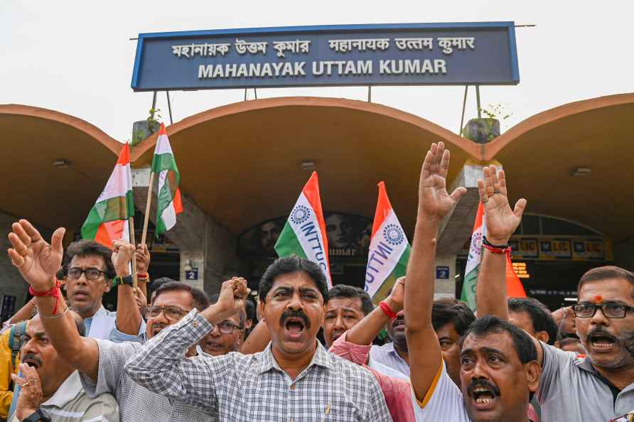 Protest against privatization of Kolkata Metro