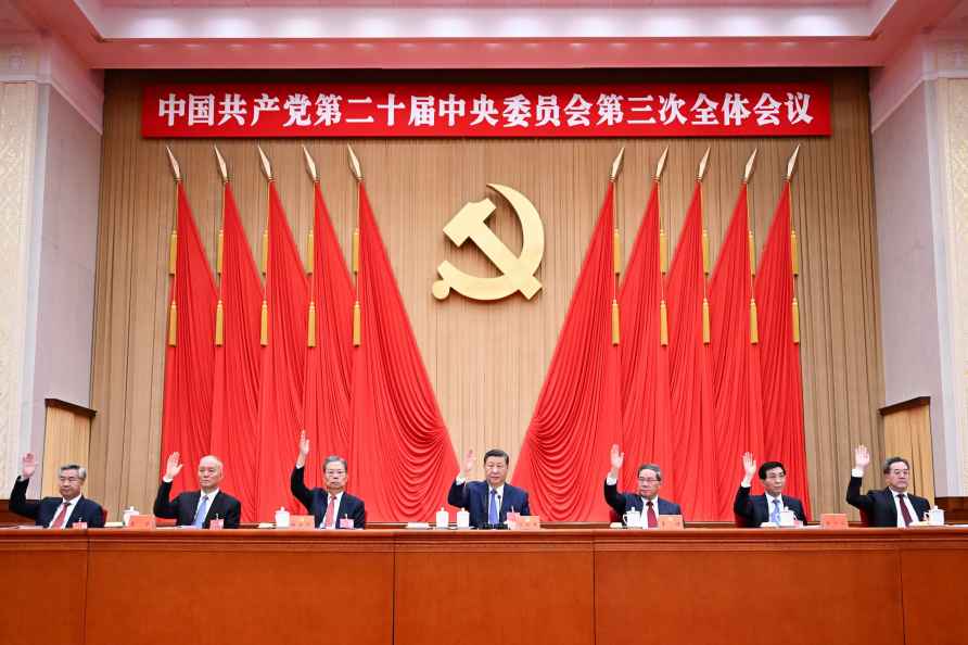 Xi Jinping, Li Qiang, Zhao Leji, Wang Huning, Cai Qi, Ding Xuexiang, Li Xi