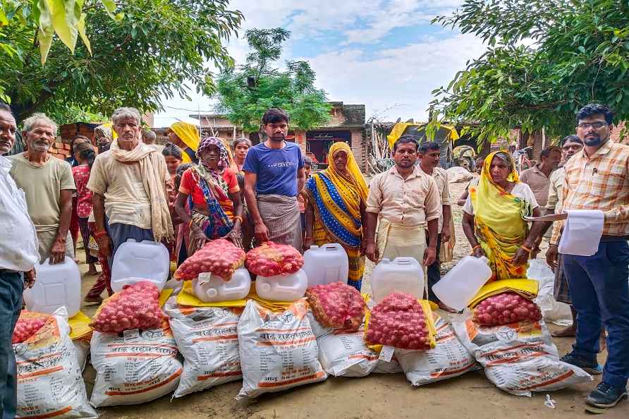 Flood affected people receive ration kits in UP